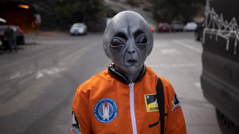 Alienígenas poderiam visitar a Terra? Cientista aeroespacial analisa os desafios das viagens interestelares