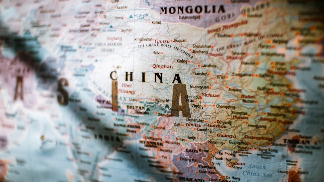 China testa seu modelo de vigilância estatal e policiamento político no exterior