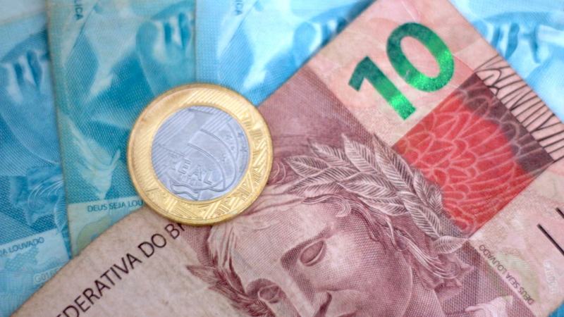 Crédito bancário lento e alta de custos freiam construção civil e impulsionam FIDCs