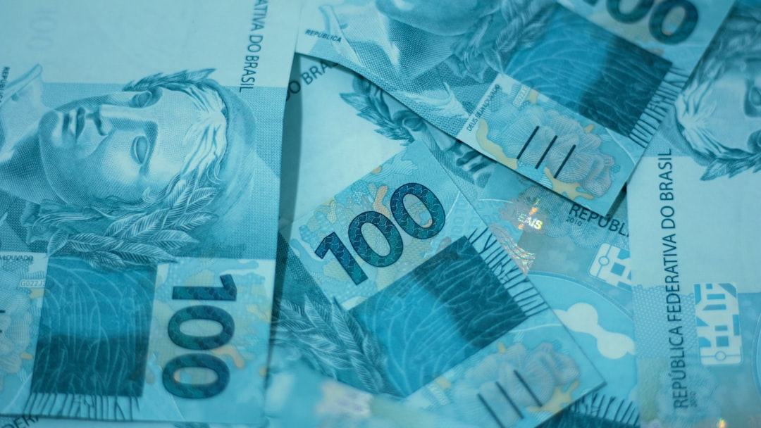 Receita começa hoje a pagar restituição do IR 2026; veja se você está no 1º lote