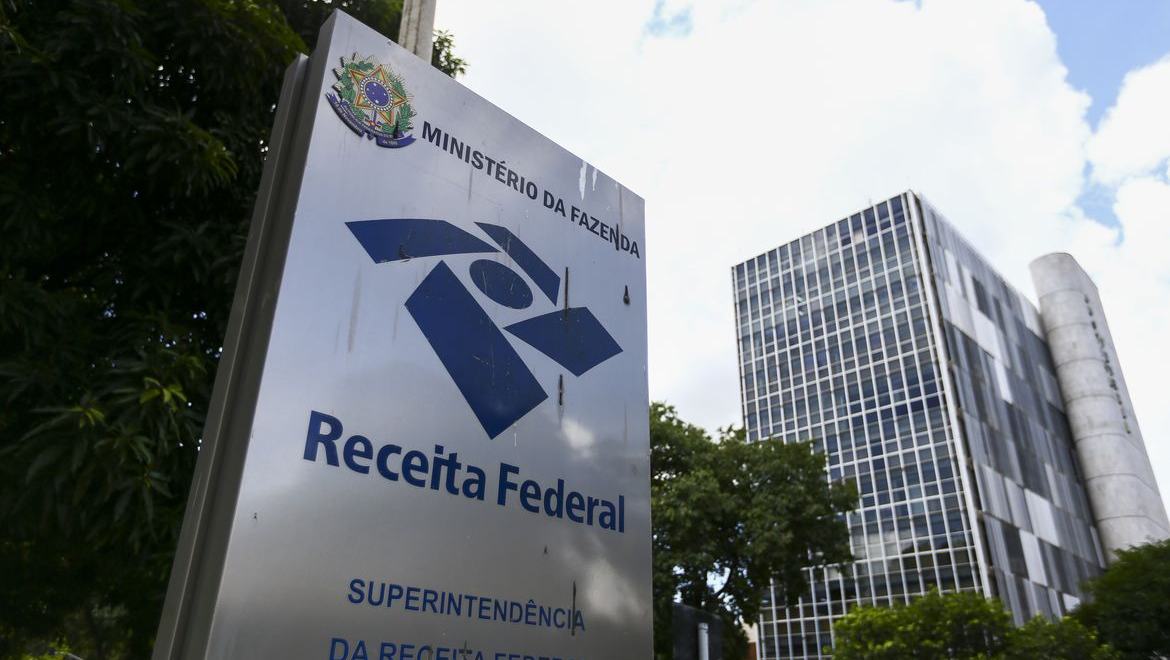Arrecadação federal bate recorde e supera R$ 278 bilhões em abril