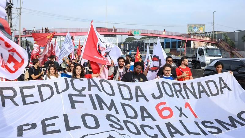 Ato no Rio abre mobilização para pressionar Senado pelo fim da 6x1