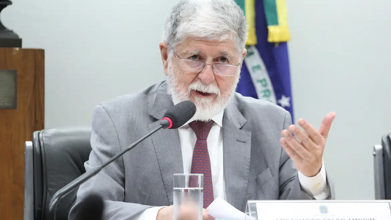 Celso Amorim: IA sob controle de poucas empresas piora desigualdades