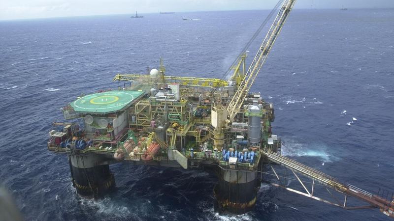 Em meio à guerra no Irã, Brasil bate recorde de produção de petróleo