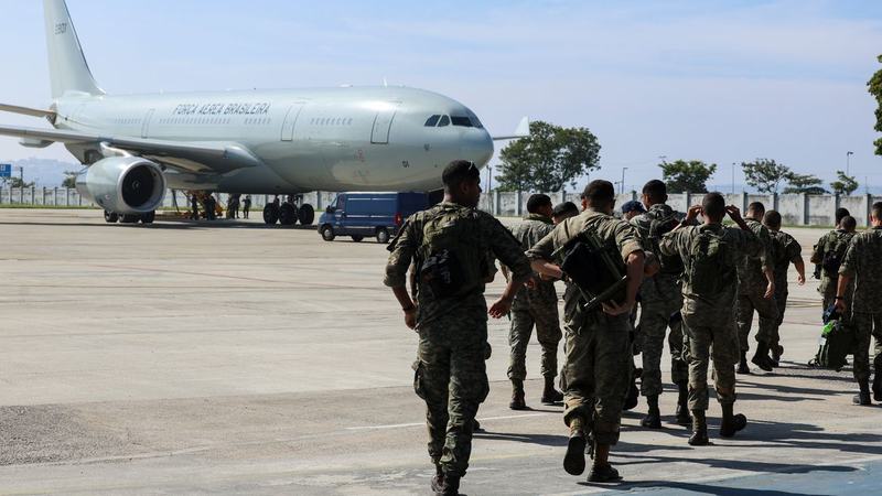 FAB envia militares e 18 toneladas de medicamentos para a Venezuela
