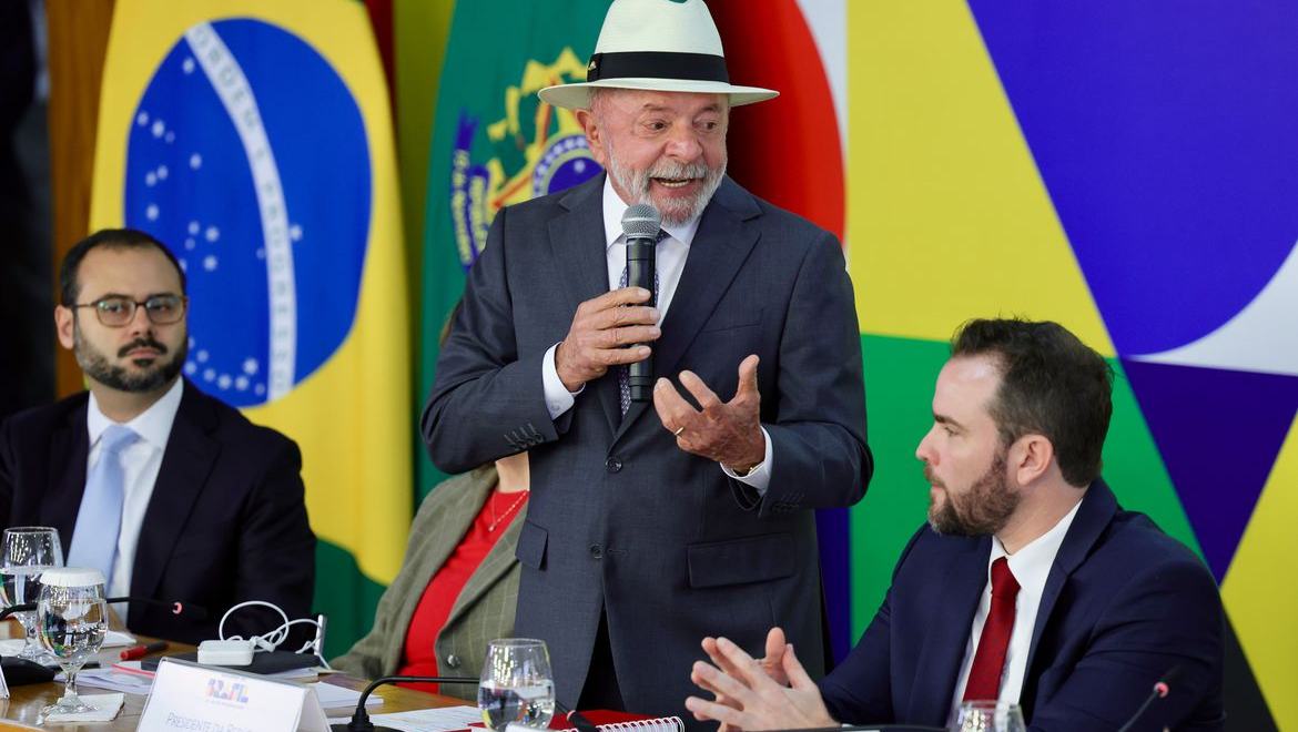 Lula: Desenrola Brasil ajudará população a "tirar corda do pescoço"