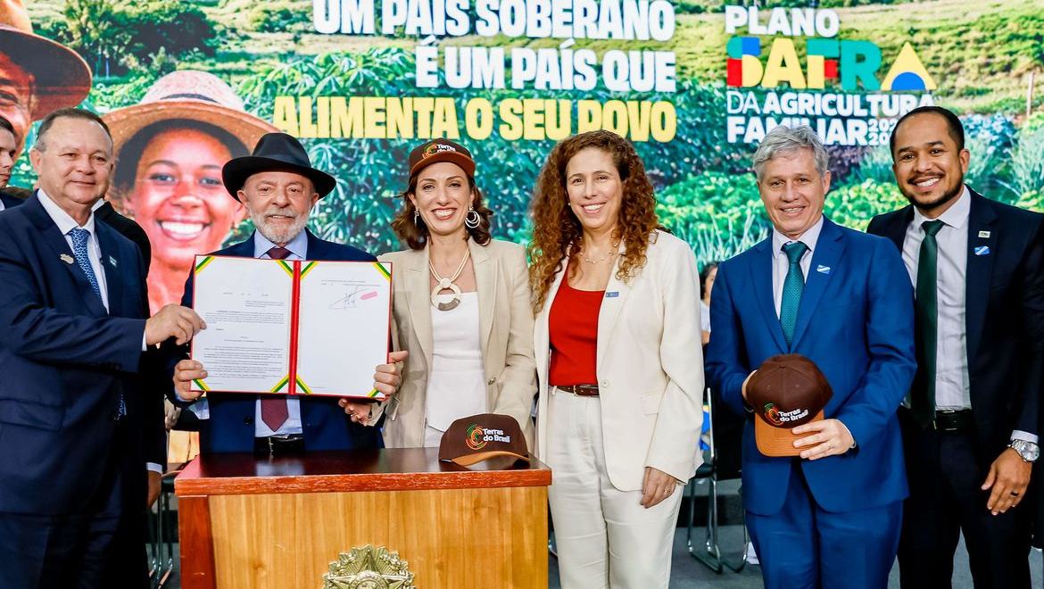 “Melhor arma que um país pode ter é alimento”, diz Lula