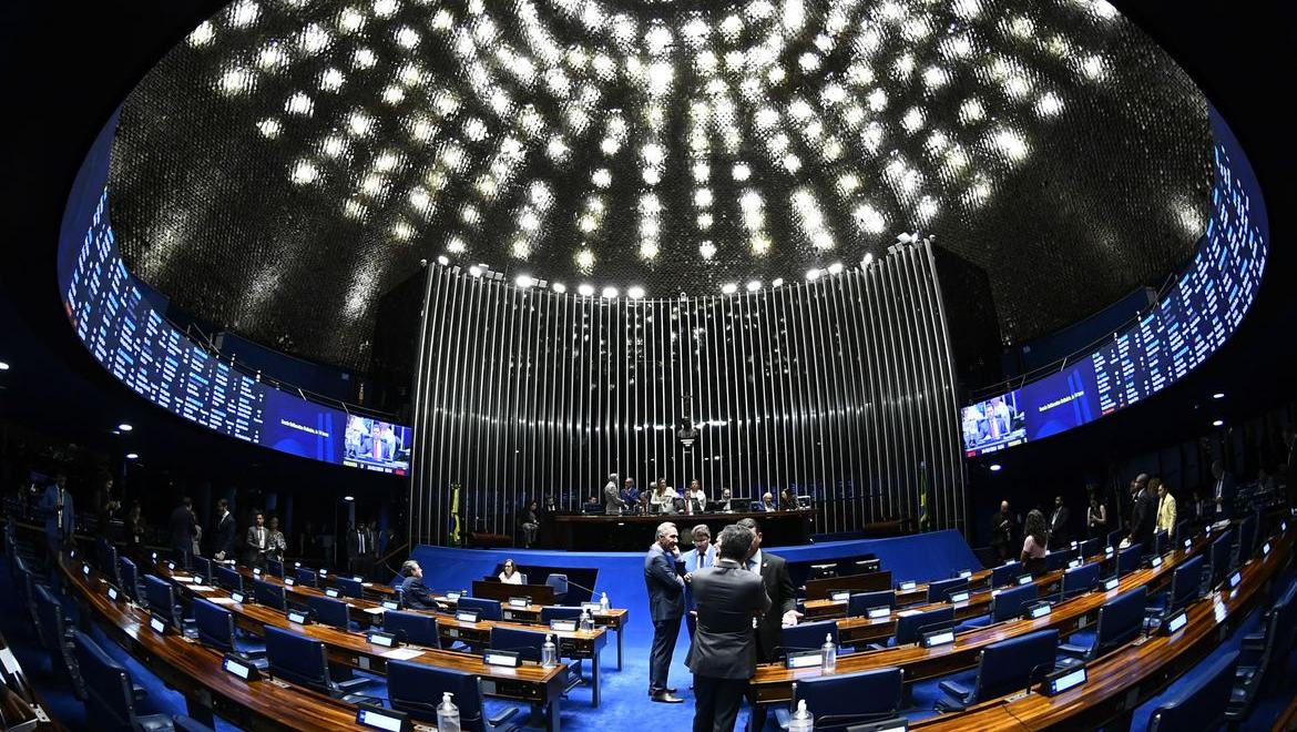 Senado aprova projeto de incentivo ao primeiro emprego para jovens